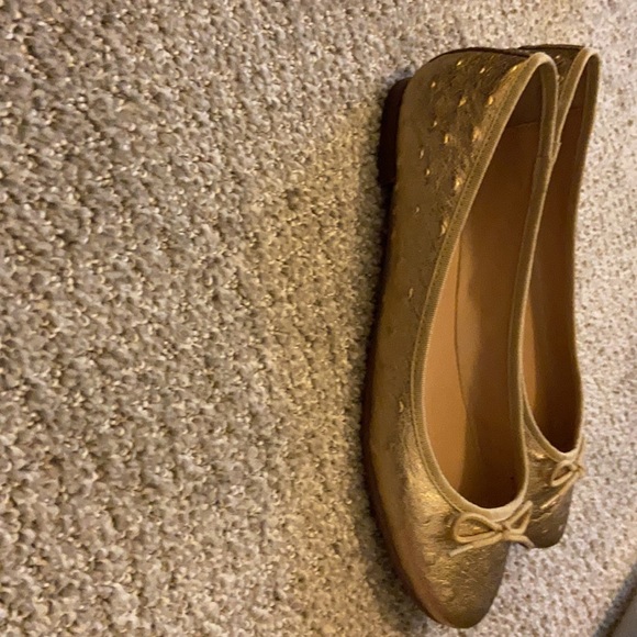 EUC worn once Banana Republic ballet flats gold - Picture 7 of 7